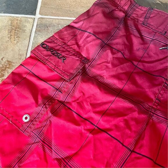 ZeroXposur Plaid Board Shorts Red Size M with Cargo Pocket - Picture 2 of 5